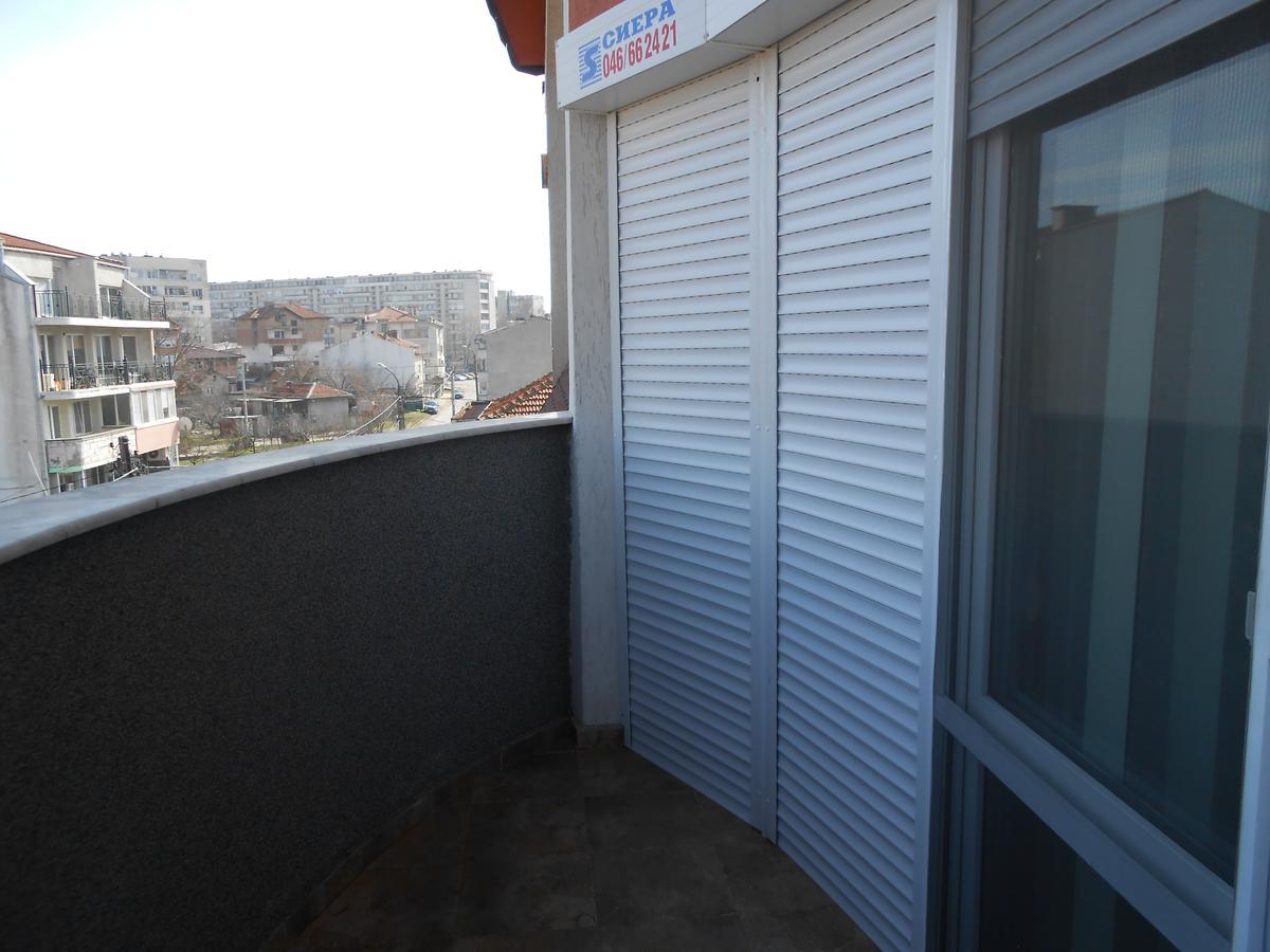 Hotel Kapri 扬博尔 外观 照片
