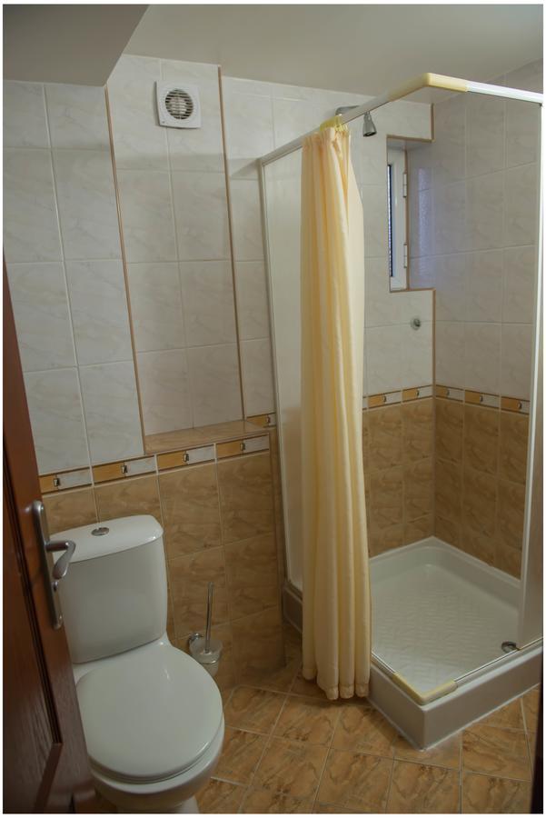 Hotel Kapri 扬博尔 外观 照片
